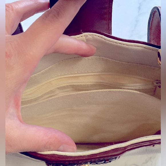 Vintage Cream Leather Brown Weave Strap Detail Gold Accent Closure Purse! - Picture 9 of 9